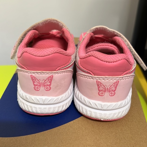 Asics Girls Tennis Shoes. - Picture 4 of 5